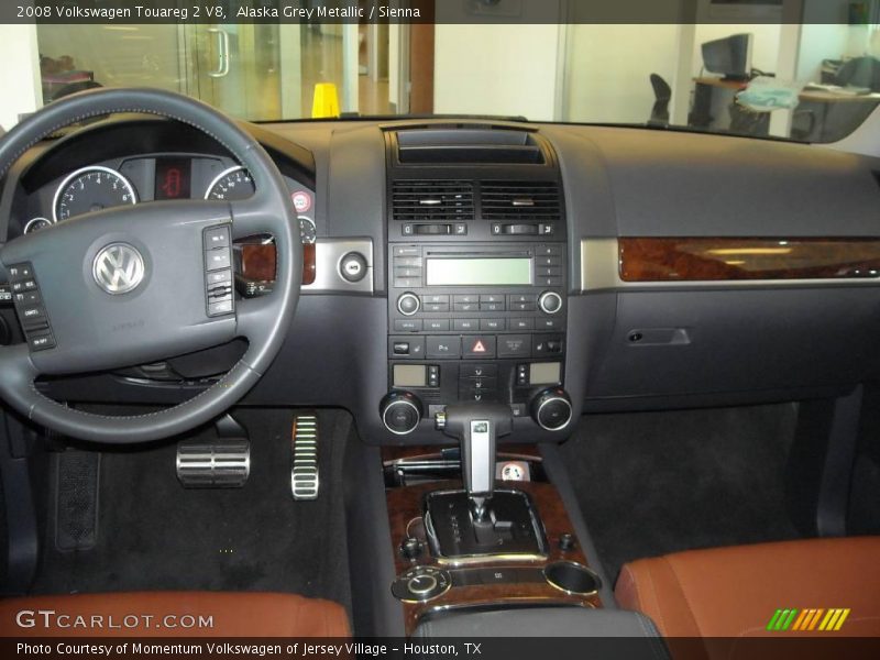 Alaska Grey Metallic / Sienna 2008 Volkswagen Touareg 2 V8