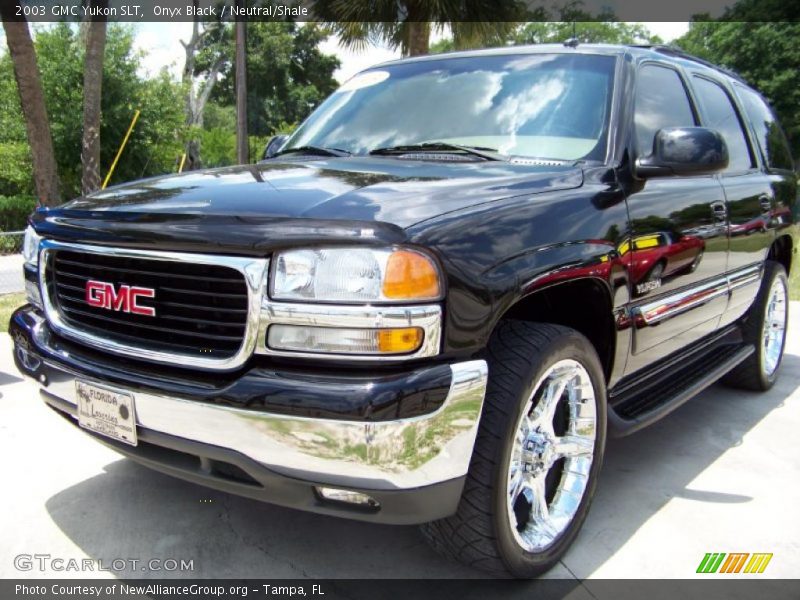 Onyx Black / Neutral/Shale 2003 GMC Yukon SLT