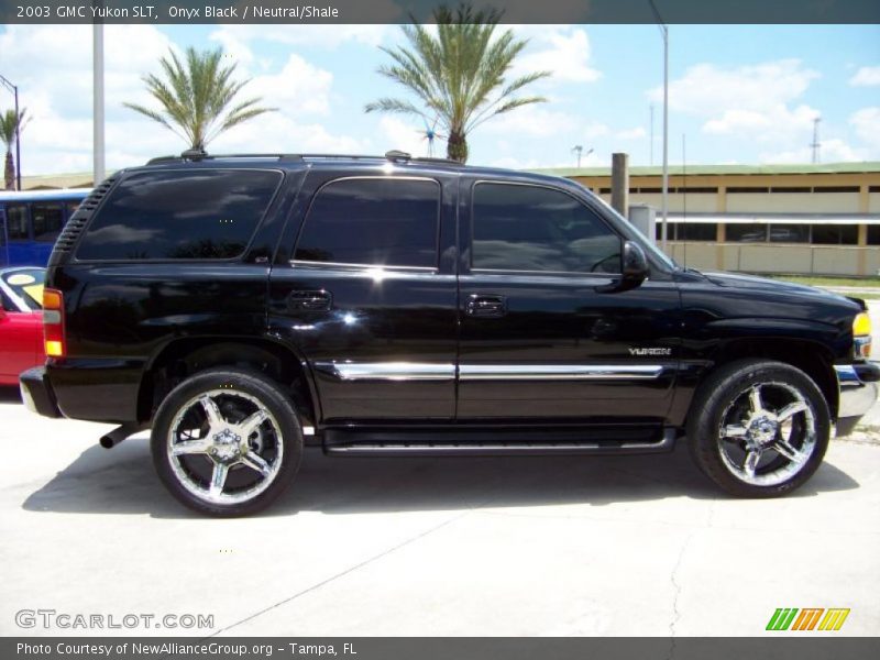 Onyx Black / Neutral/Shale 2003 GMC Yukon SLT