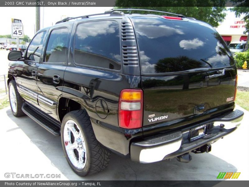 Onyx Black / Neutral/Shale 2003 GMC Yukon SLT