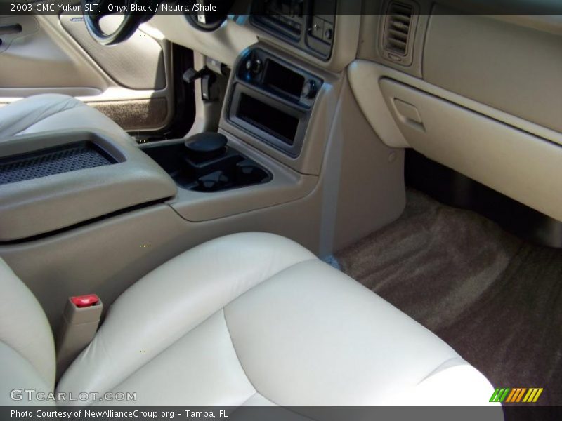 Onyx Black / Neutral/Shale 2003 GMC Yukon SLT