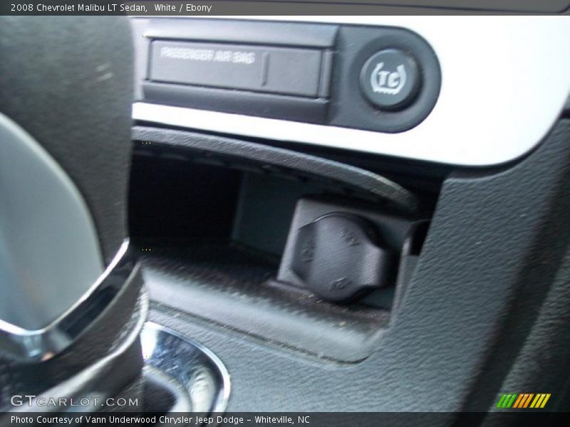 White / Ebony 2008 Chevrolet Malibu LT Sedan