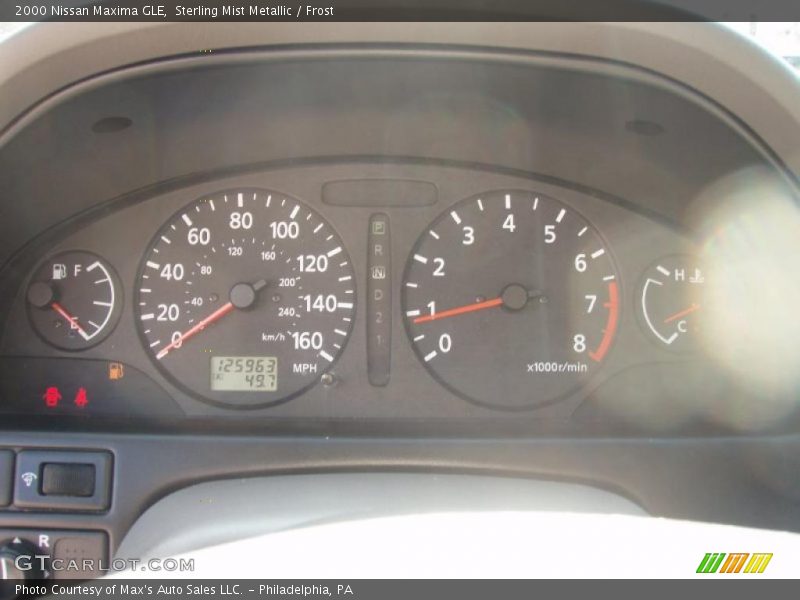 Sterling Mist Metallic / Frost 2000 Nissan Maxima GLE