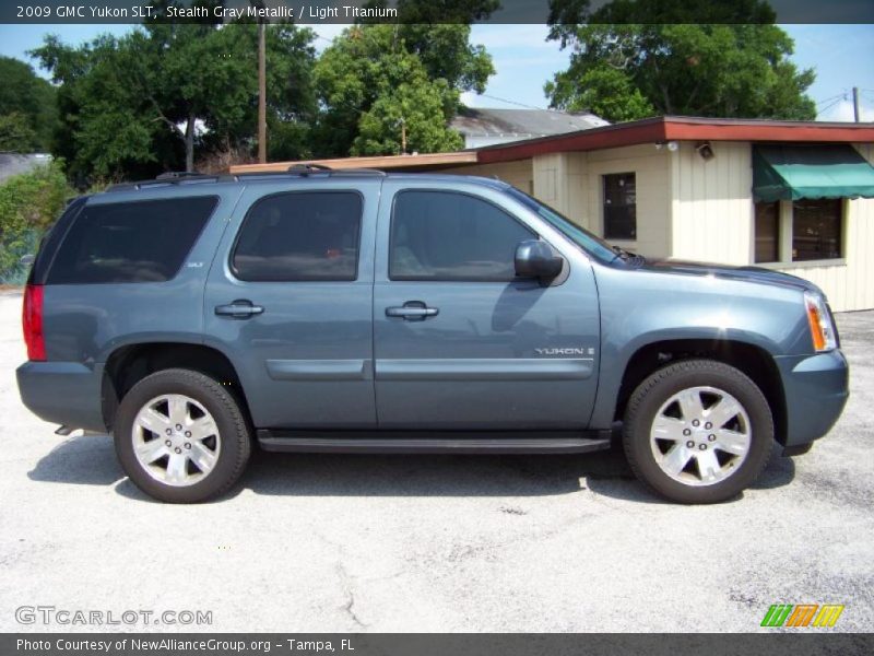 Stealth Gray Metallic / Light Titanium 2009 GMC Yukon SLT