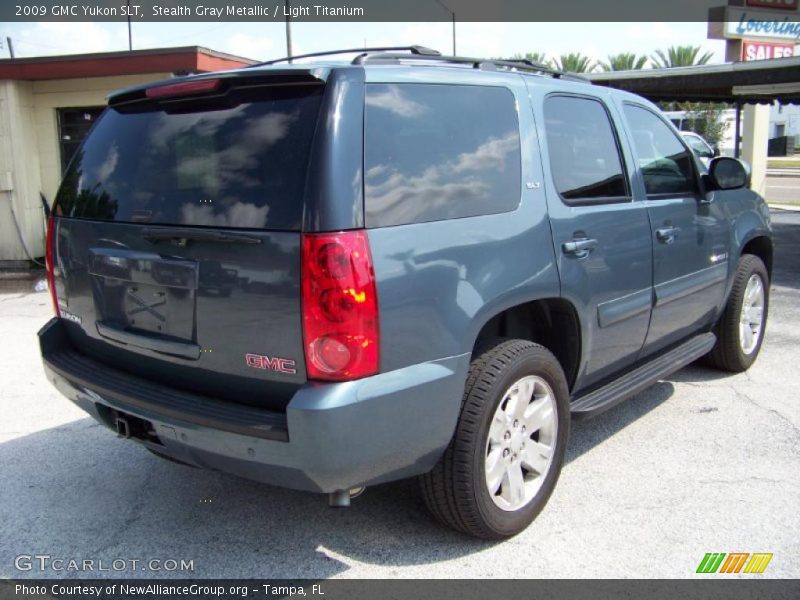 Stealth Gray Metallic / Light Titanium 2009 GMC Yukon SLT