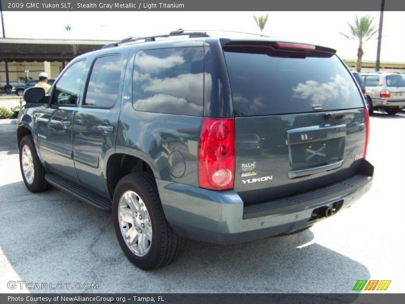 Stealth Gray Metallic / Light Titanium 2009 GMC Yukon SLT