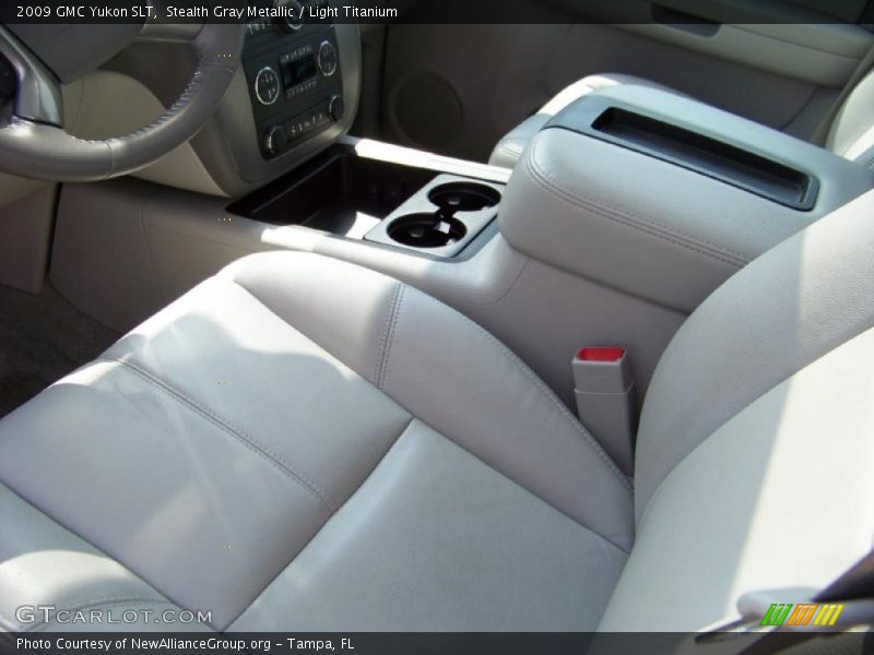 Stealth Gray Metallic / Light Titanium 2009 GMC Yukon SLT