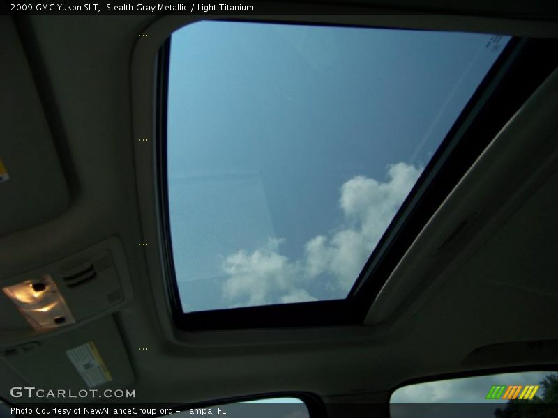 Stealth Gray Metallic / Light Titanium 2009 GMC Yukon SLT