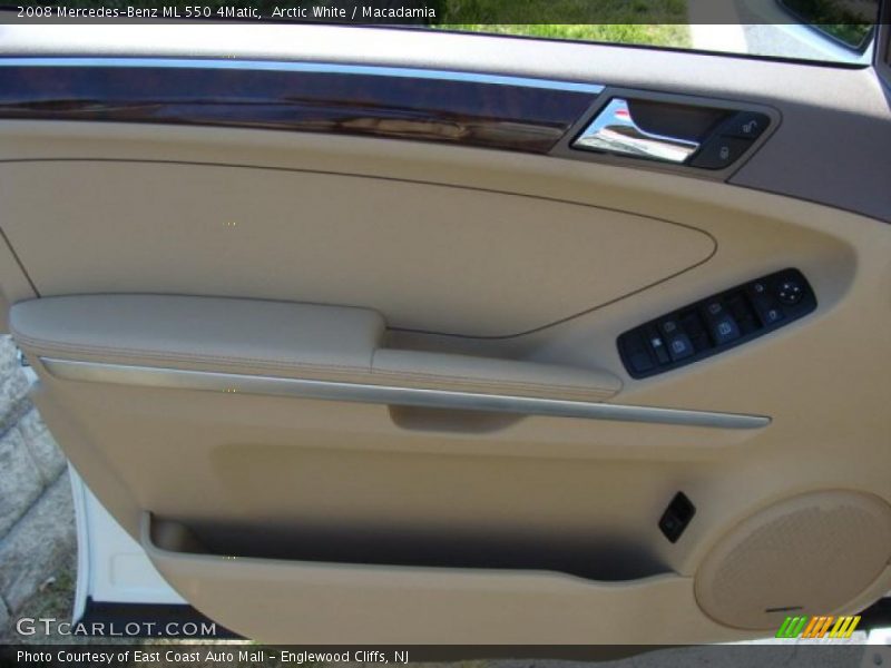 Arctic White / Macadamia 2008 Mercedes-Benz ML 550 4Matic