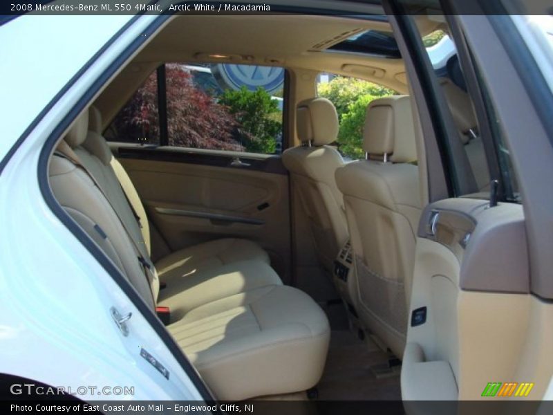 Arctic White / Macadamia 2008 Mercedes-Benz ML 550 4Matic