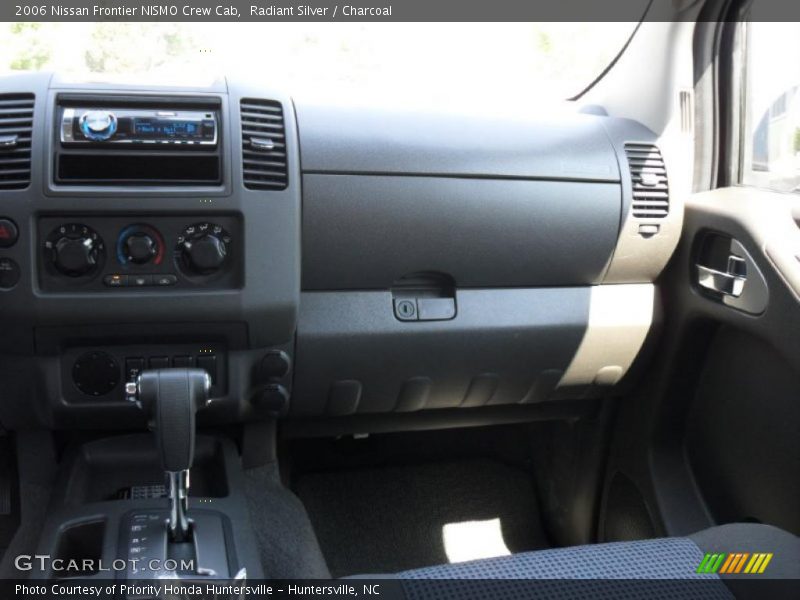 Radiant Silver / Charcoal 2006 Nissan Frontier NISMO Crew Cab