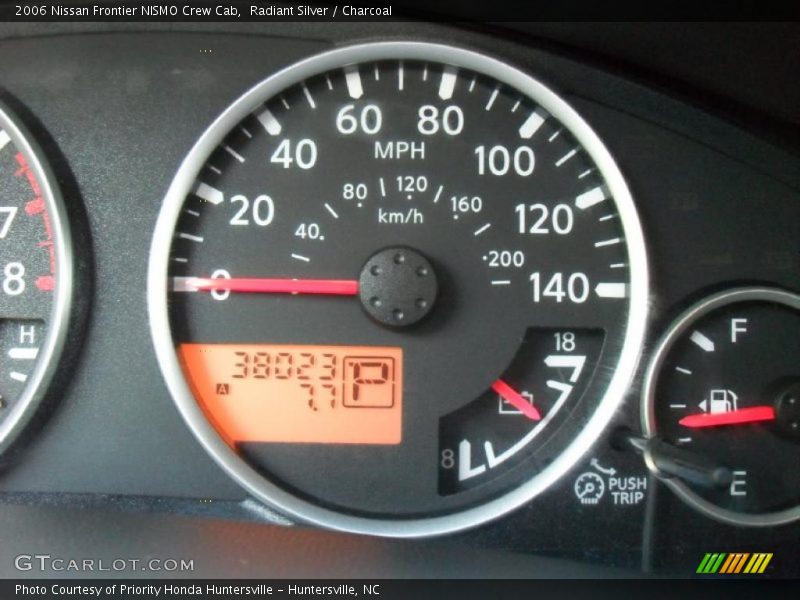 Radiant Silver / Charcoal 2006 Nissan Frontier NISMO Crew Cab
