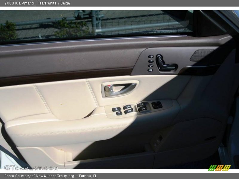 Pearl White / Beige 2008 Kia Amanti