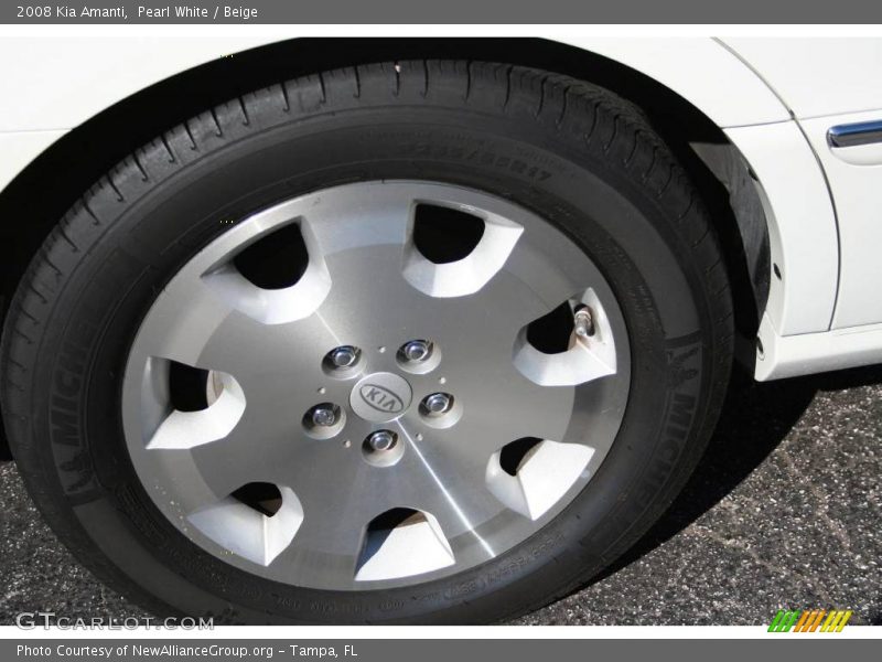 Pearl White / Beige 2008 Kia Amanti