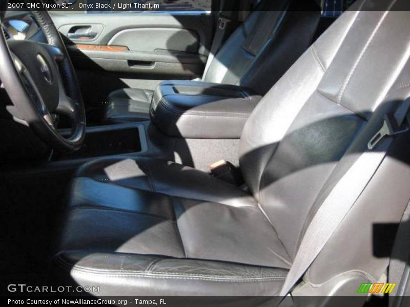 Onyx Black / Light Titanium 2007 GMC Yukon SLT