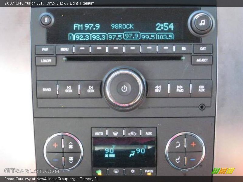Onyx Black / Light Titanium 2007 GMC Yukon SLT