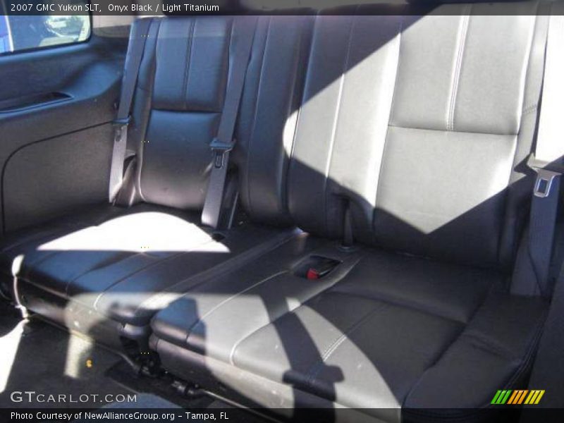 Onyx Black / Light Titanium 2007 GMC Yukon SLT