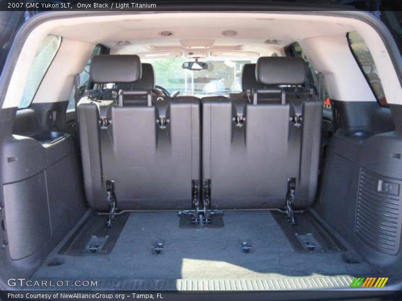 Onyx Black / Light Titanium 2007 GMC Yukon SLT