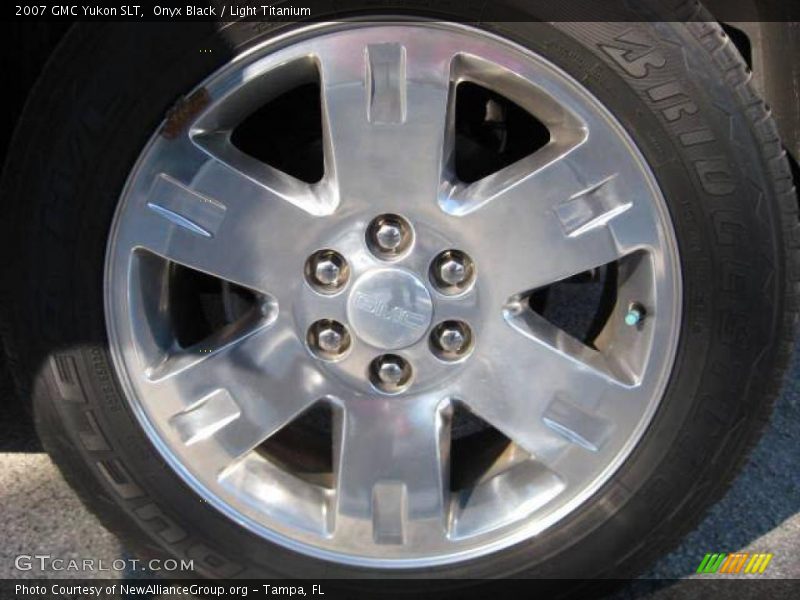 Onyx Black / Light Titanium 2007 GMC Yukon SLT