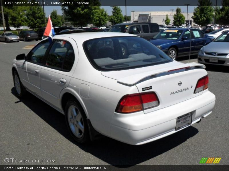Cloud White / Charcoal 1997 Nissan Maxima GXE