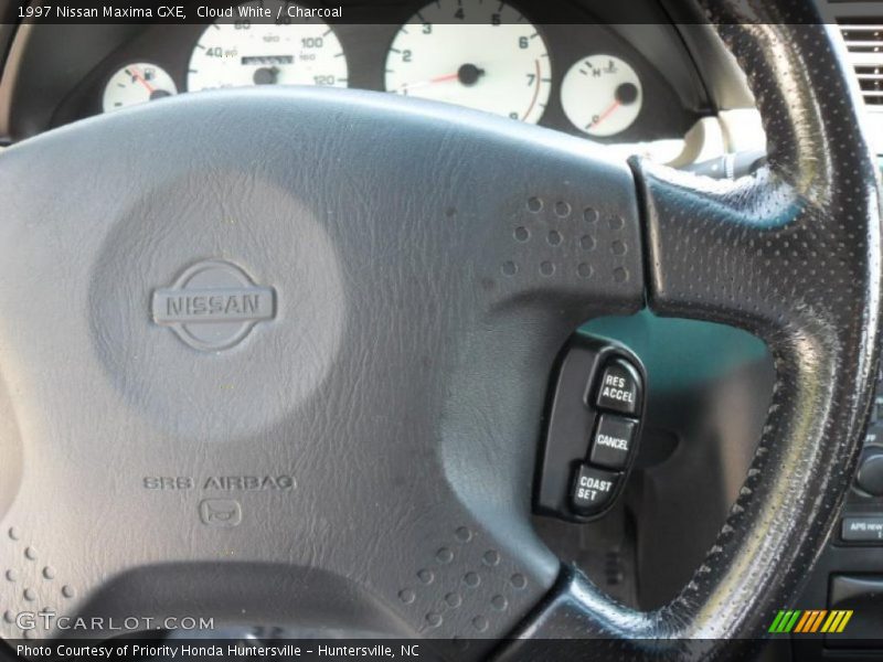 Cloud White / Charcoal 1997 Nissan Maxima GXE