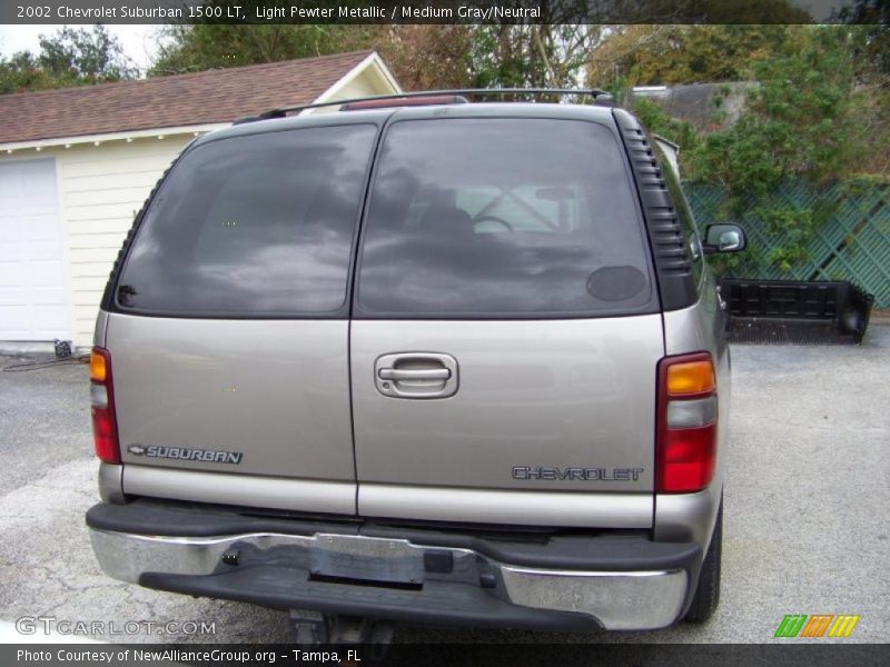 Light Pewter Metallic / Medium Gray/Neutral 2002 Chevrolet Suburban 1500 LT