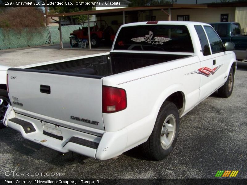 Olympic White / Graphite 1997 Chevrolet S10 LS Extended Cab