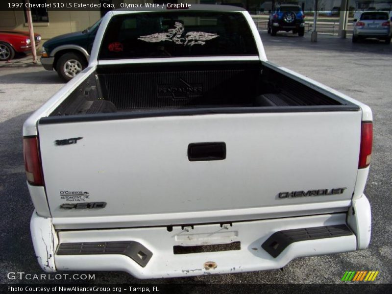 Olympic White / Graphite 1997 Chevrolet S10 LS Extended Cab