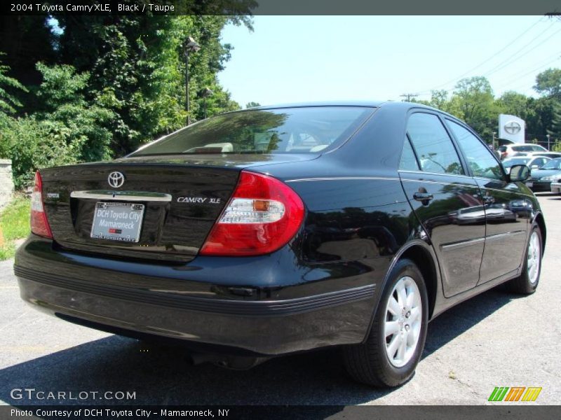 Black / Taupe 2004 Toyota Camry XLE