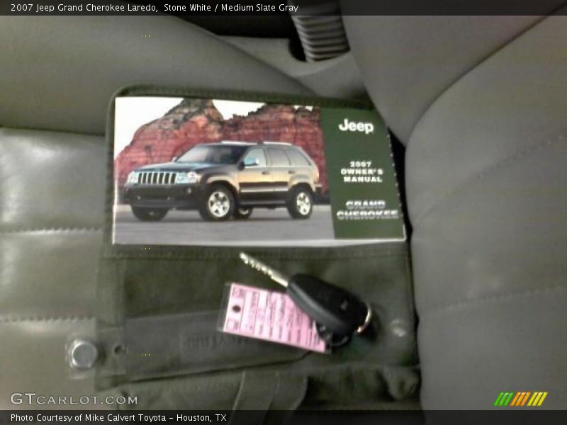 Stone White / Medium Slate Gray 2007 Jeep Grand Cherokee Laredo