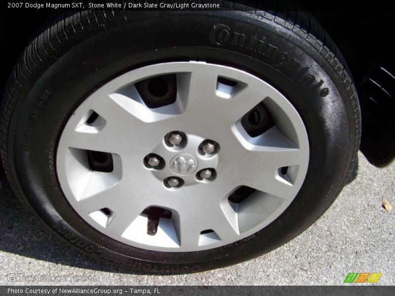 Stone White / Dark Slate Gray/Light Graystone 2007 Dodge Magnum SXT