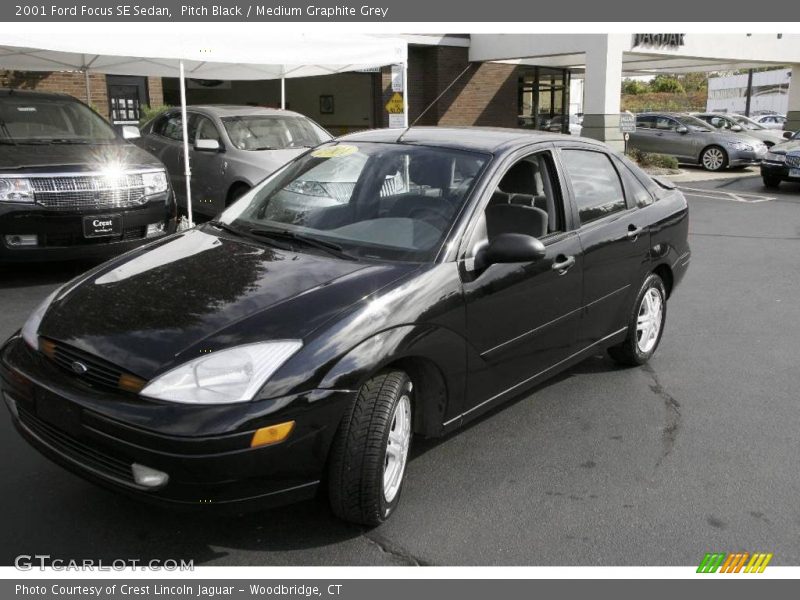 Pitch Black / Medium Graphite Grey 2001 Ford Focus SE Sedan