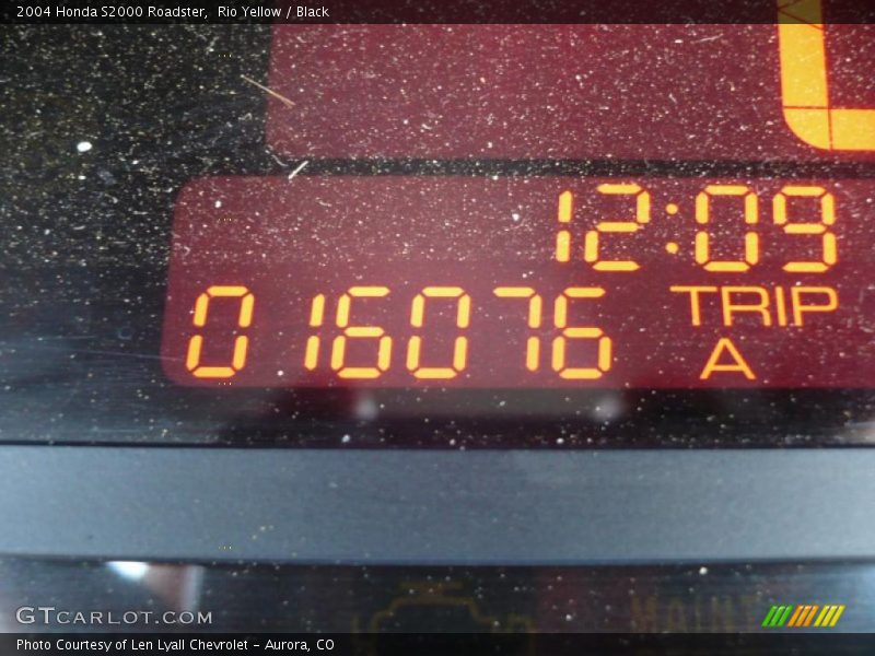 Rio Yellow / Black 2004 Honda S2000 Roadster