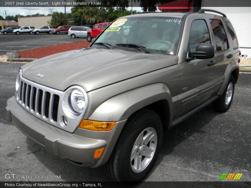 Light Khaki Metallic / Khaki 2007 Jeep Liberty Sport