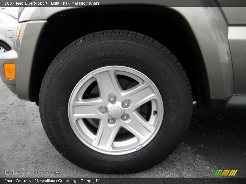 Light Khaki Metallic / Khaki 2007 Jeep Liberty Sport