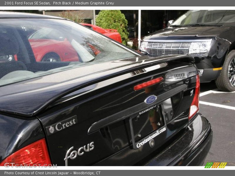 Pitch Black / Medium Graphite Grey 2001 Ford Focus SE Sedan