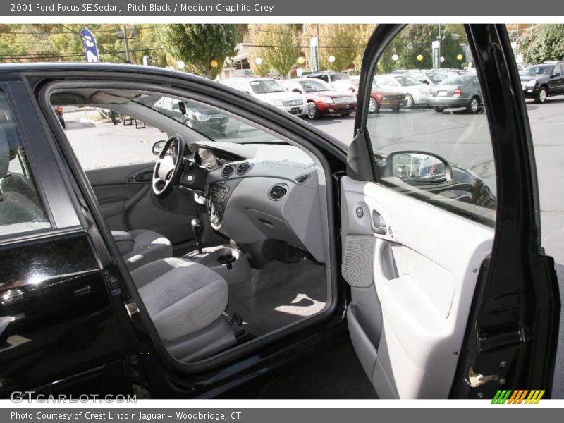 Pitch Black / Medium Graphite Grey 2001 Ford Focus SE Sedan