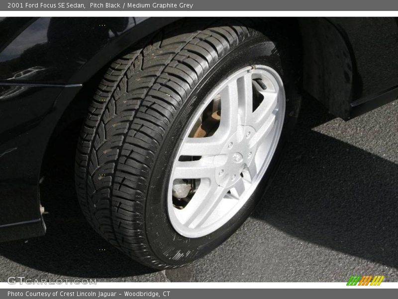 Pitch Black / Medium Graphite Grey 2001 Ford Focus SE Sedan