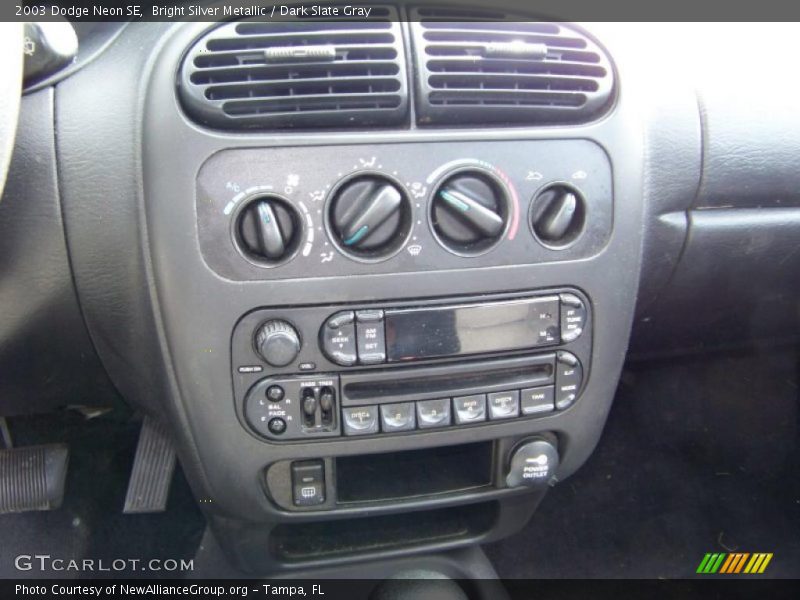 Bright Silver Metallic / Dark Slate Gray 2003 Dodge Neon SE