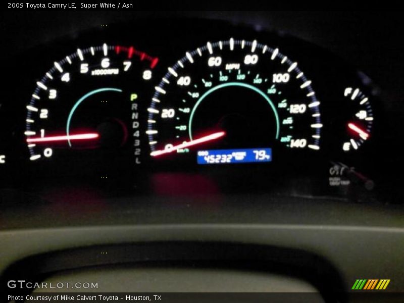 Super White / Ash 2009 Toyota Camry LE