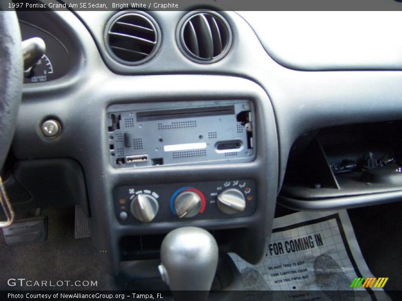 Bright White / Graphite 1997 Pontiac Grand Am SE Sedan