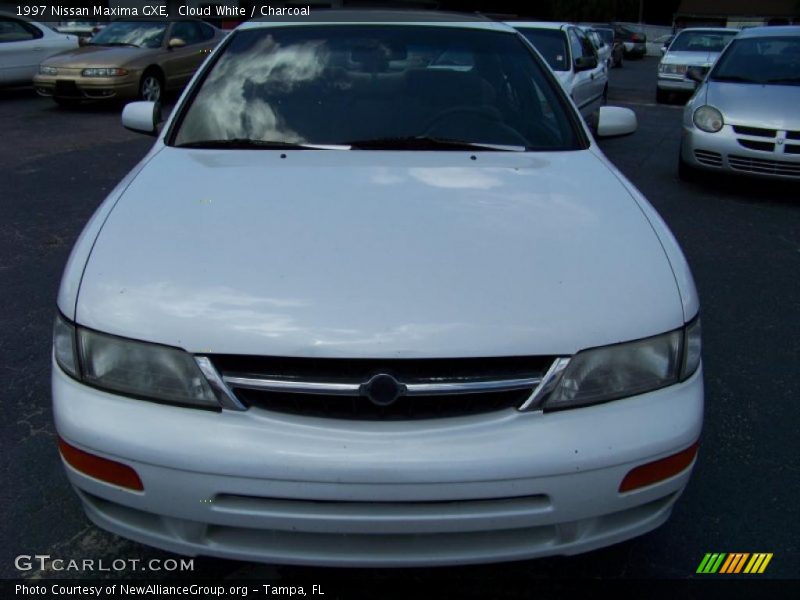 Cloud White / Charcoal 1997 Nissan Maxima GXE