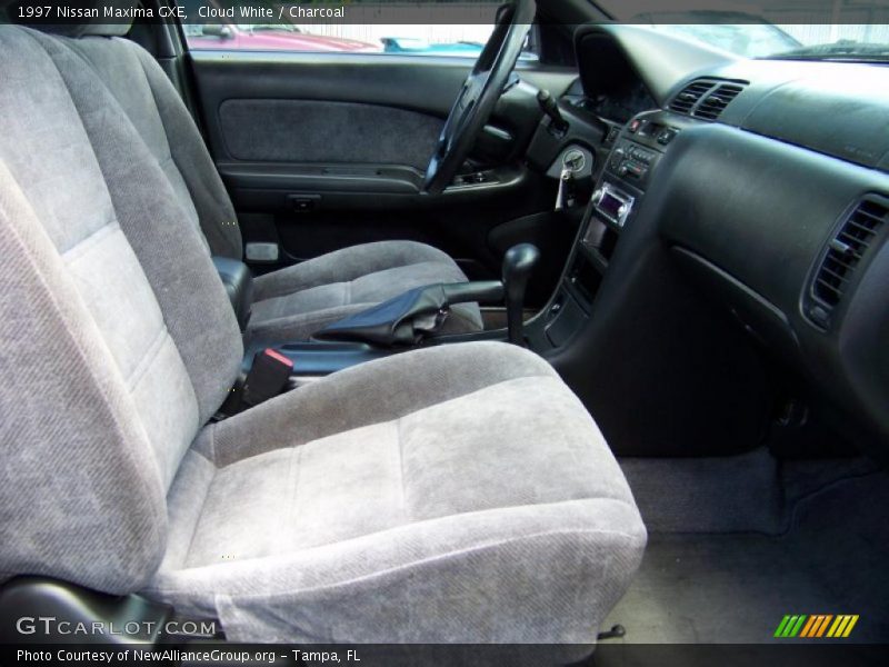 Cloud White / Charcoal 1997 Nissan Maxima GXE