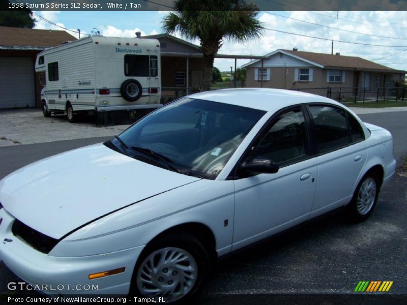 White / Tan 1998 Saturn S Series SL2 Sedan