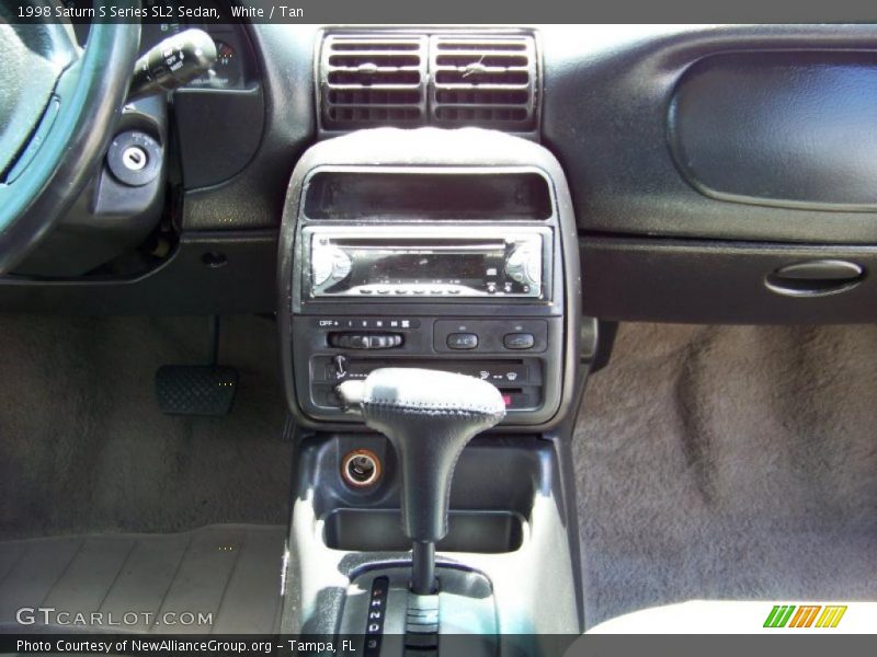 White / Tan 1998 Saturn S Series SL2 Sedan