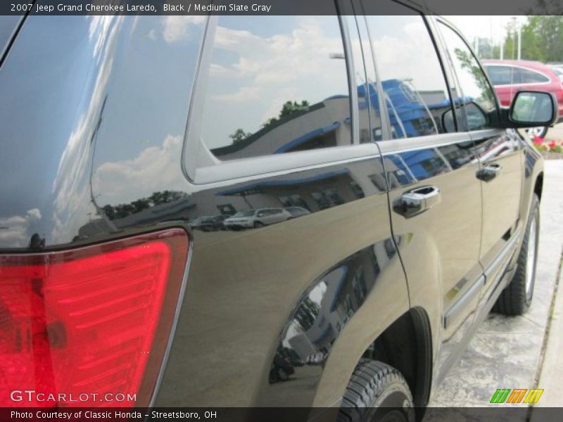 Black / Medium Slate Gray 2007 Jeep Grand Cherokee Laredo