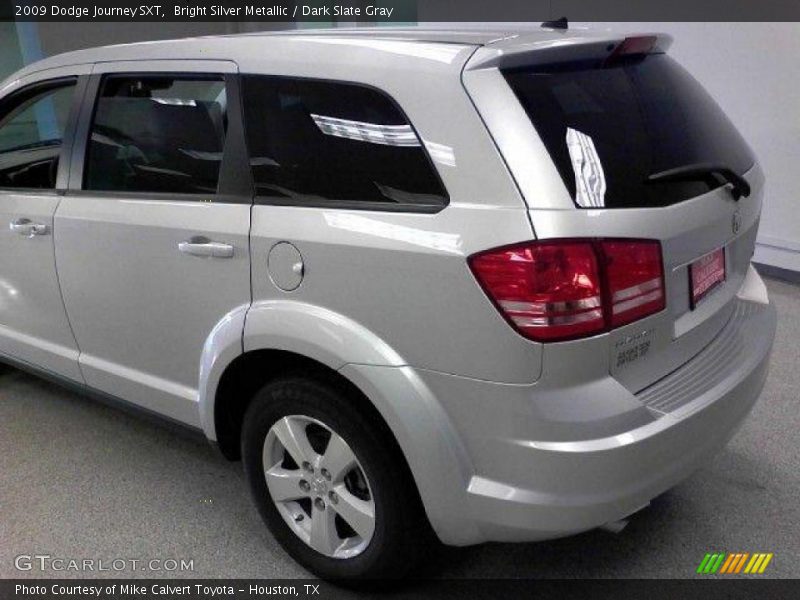 Bright Silver Metallic / Dark Slate Gray 2009 Dodge Journey SXT