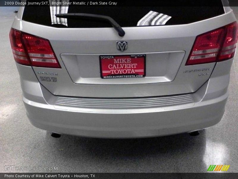 Bright Silver Metallic / Dark Slate Gray 2009 Dodge Journey SXT