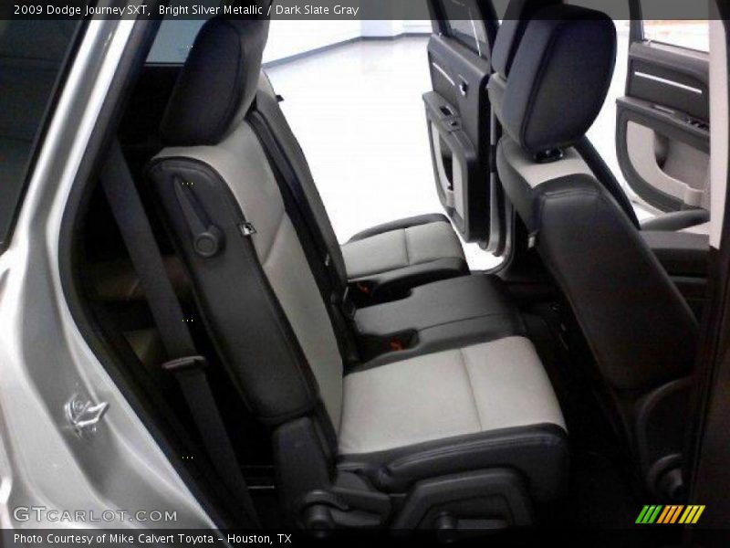 Bright Silver Metallic / Dark Slate Gray 2009 Dodge Journey SXT
