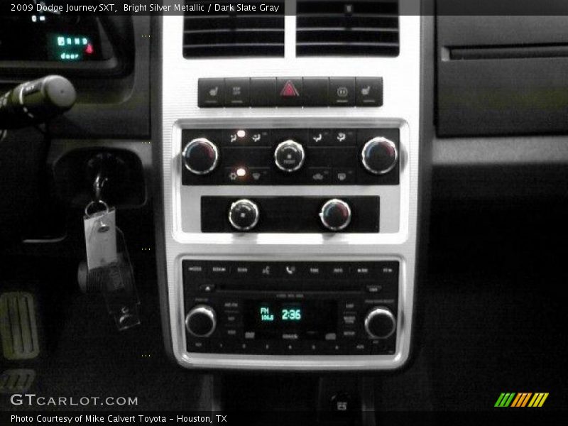 Bright Silver Metallic / Dark Slate Gray 2009 Dodge Journey SXT